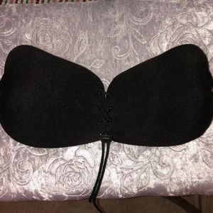 2 strapless sticky Bras